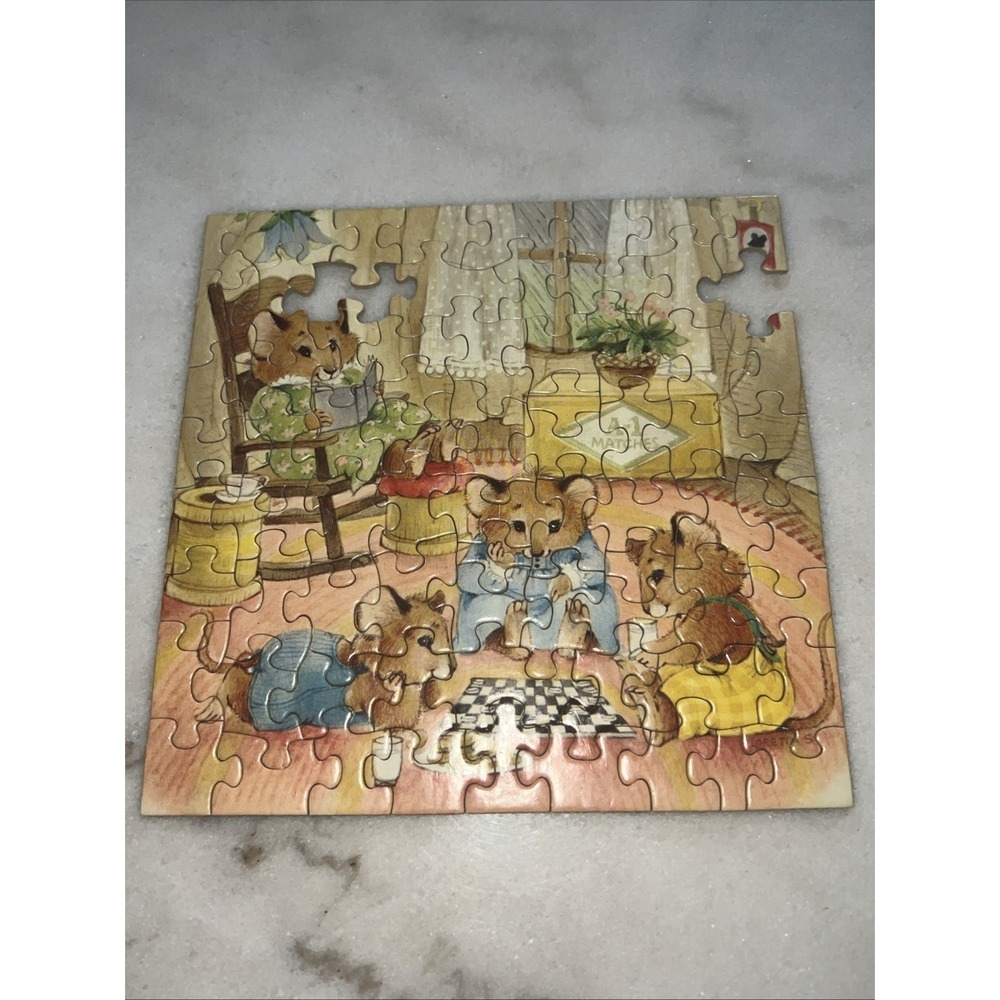 Springbok Hallmark Mini Jigsaw Puzzle 1970's Mouse "Family Fun" 7x7 inch READ